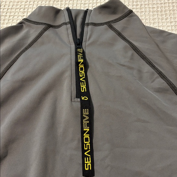 Season Five Rash Guard - Picture 4 of 7